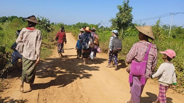 ကန့်ဘလူမှာ စစ်ဘေးရှောင်ရင်း မြွေကိုက်ခံရသူ လေးဆယ်ကျော်ရှိလာ ကန့်ဘလူမှာ စစ်ဘေးရှောင်ရင်း မြွေကိုက်ခံရသူ လေးဆယ်ကျော်ရှိလာ