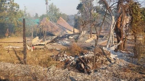 ကျေးစာကျရွာက နေအိမ်နှစ်လုံး မီးရှို့ဖျက်ဆီးခံရ ကျေးစာကျရွာက နေအိမ်နှစ်လုံး မီးရှို့ဖျက်ဆီးခံရ