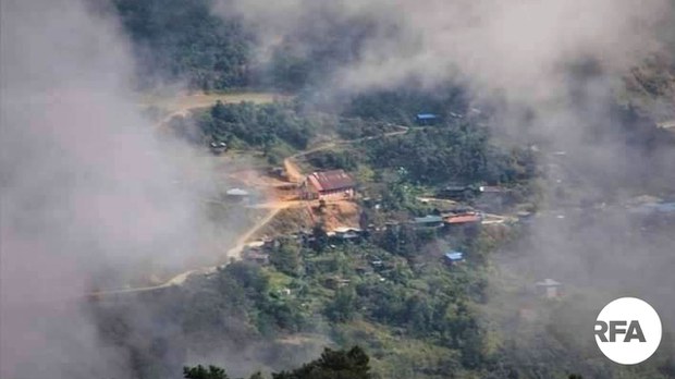 တီးတိန်မြို့ ဟိန်ဇိန်ရွာမှာ စစ်ကောင်စီတပ်တွေက ပစ်ခတ်ကာ တပ်စွဲထား