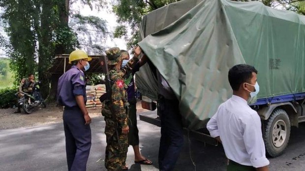 မအူပင်မှာ နေအိမ်သုံးလုံးကို စစ်ကောင်စီ ချိတ်ပိတ်