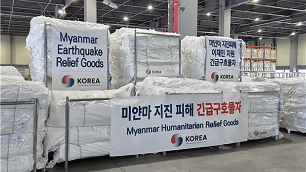 မြန်မာ့ငလျင်ဘေးအတွက် တောင်ကိုရီးယား ထောက်ပံ့ရေးပစ္စည်းတွေပေးပို့ မြန်မာ့ငလျင်ဘေးအတွက် တောင်ကိုရီးယား ထောက်ပံ့ရေးပစ္စည်းတွေပေးပို့