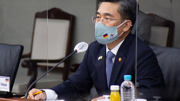 မြန်မာမှာ ဒီမိုကရေစီ အမြန်ဖော်ဆောင်ဖို့ တောင်ကိုရီးယား ကာကွယ်ရေးဝန်‌ကြီး ပြောဆို