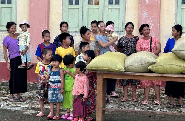 စစ်ဘေးဒုက္ခသည်တစ်ထောင်ကျော် သီပေါမှာ ခိုလှုံ စစ်ဘေးဒုက္ခသည်တစ်ထောင်ကျော် သီပေါမှာ ခိုလှုံ