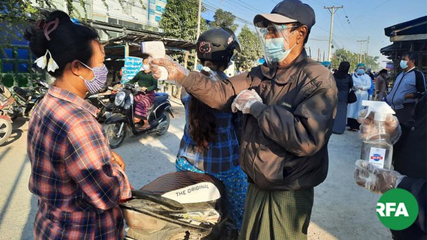 မန္တလေးက ဈေးတွေမှာ ဗိုင်းရပ်စ်တားဆီးရေး တင်းကျပ်ဆောင်ရွက်နေ မန္တလေးက ဈေးတွေမှာ ဗိုင်းရပ်စ်တားဆီးရေး တင်းကျပ်ဆောင်ရွက်နေ