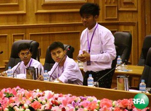parliament-hearing-students-305.jpg parliament-hearing-students-305.jpg