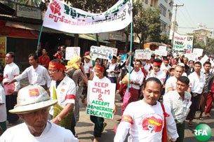 student-march-yangon-305.jpg student-march-yangon-305.jpg