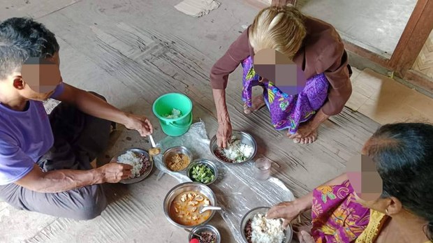 ဒီပဲယင်းက ရက်ရှည်စစ်ဘေးဒုက္ခသည်တွေ စားဝတ်နေရေး ခက်ခဲလာ ဒီပဲယင်းက ရက်ရှည်စစ်ဘေးဒုက္ခသည်တွေ စားဝတ်နေရေး ခက်ခဲလာ