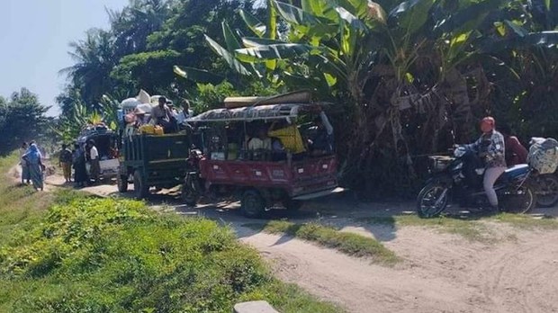 ဒီပဲယင်းမှာ တိုက်ပွဲနဲ့ လေကြောင်းပစ်ခတ်မှုကြောင့် ထွက်ပြေးရသူ သုံးသောင်းကျော်လာ ဒီပဲယင်းမှာ တိုက်ပွဲနဲ့ လေကြောင်းပစ်ခတ်မှုကြောင့် ထွက်ပြေးရသူ သုံးသောင်းကျော်လာ