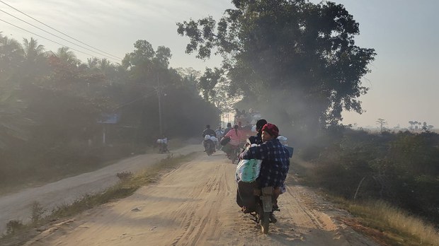 ဒီပဲယင်းမှာ ဒေသခံ လေးဦး သတ်ဖြတ်ခံရပြီး ဆယ်ဦး ဆက်လက်ဖမ်းဆီးခံထားရ ဒီပဲယင်းမှာ ဒေသခံ လေးဦး သတ်ဖြတ်ခံရပြီး ဆယ်ဦး ဆက်လက်ဖမ်းဆီးခံထားရ