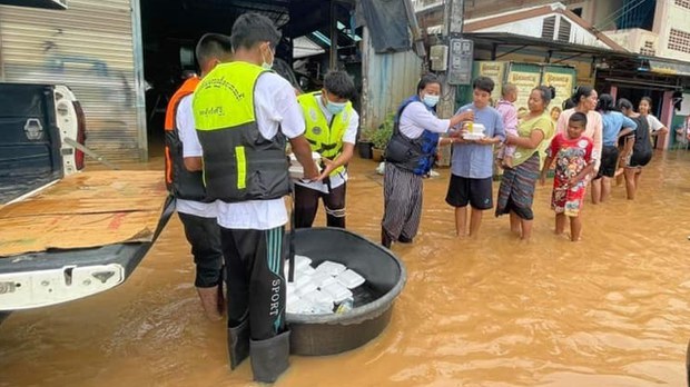 တာချီလိတ်မှာ မိုးသည်းထန်စွာရွာပြီး မယ်ဆိုင်ချောင်း ရေလျှံလို့ ရပ်ကွက်အချို့ရေနစ်မြုပ် တာချီလိတ်မှာ မိုးသည်းထန်စွာရွာပြီး မယ်ဆိုင်ချောင်း ရေလျှံလို့ ရပ်ကွက်အချို့ရေနစ်မြုပ်