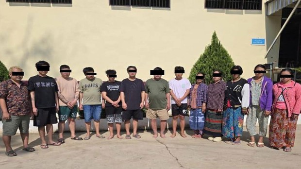တာချီလိတ်က အွန်လိုင်းငွေလိမ်လုပ်ငန်းလုပ်ကိုင်သူ ၁၃ ဦး ဖမ်းဆီးထားကြောင်း စစ်ကောင်စီပြော တာချီလိတ်က အွန်လိုင်းငွေလိမ်လုပ်ငန်းလုပ်ကိုင်သူ ၁၃ ဦး ဖမ်းဆီးထားကြောင်း စစ်ကောင်စီပြော