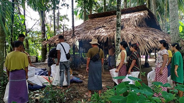 တနင်္သာရီမှာ ဆန်သယ်ခွင့် အပိတ်ခံထားရတာကြောင့် အကန့်အသတ်နဲ့သာ ဝယ်နေရ တနင်္သာရီမှာ ဆန်သယ်ခွင့် အပိတ်ခံထားရတာကြောင့် အကန့်အသတ်နဲ့သာ ဝယ်နေရ
