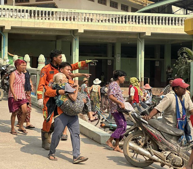 တောင်ငူမှာ ငလျင်ကြောင့် အရပ်သားဆယ်ဦး သေဆုံး တောင်ငူမှာ ငလျင်ကြောင့် အရပ်သားဆယ်ဦး သေဆုံး