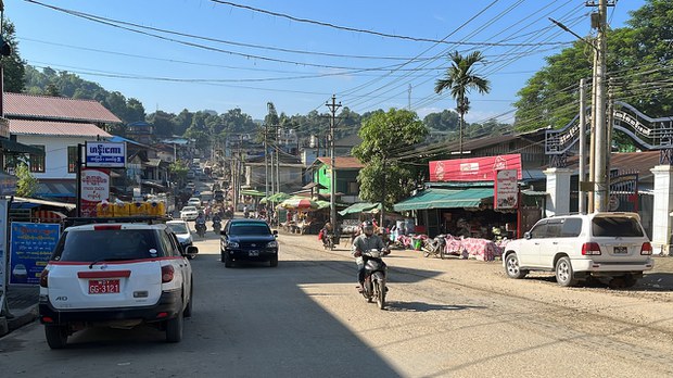 ဖားကန့်မြို့နယ် အခွန်ဦးစီးဌာန အရာရှိ ပစ်ခတ်ခံရလို့သေဆုံး