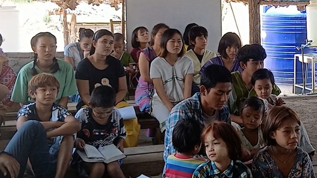 မြန်မာပြည်က ဒုက္ခသည်တွေအတွက် ထိုင်းအစိုးရ ဘတ်သုံးသန်း လှူ မြန်မာပြည်က ဒုက္ခသည်တွေအတွက် ထိုင်းအစိုးရ ဘတ်သုံးသန်း လှူ