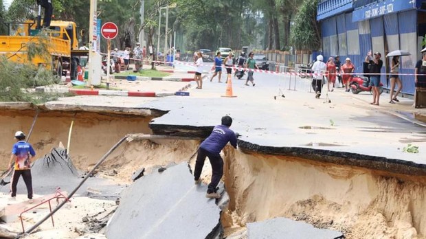 ထိုင်း မြေအောက်ရထားလမ်း မြေပြိုမှု ပျောက်ဆုံးနေသူတွေရဲ့ ရုပ်အလောင်းပြန်တွေ့ ထိုင်း မြေအောက်ရထားလမ်း မြေပြိုမှု ပျောက်ဆုံးနေသူတွေရဲ့ ရုပ်အလောင်းပြန်တွေ့