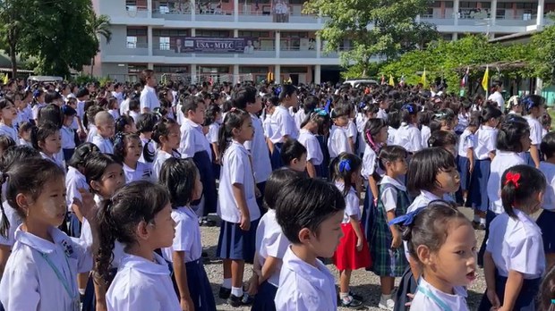 ထိုင်းမှာ လူငါးသိန်းနီးပါးကို နိုင်ငံသားဖြစ်ခွင့်ပေးမည် ထိုင်းမှာ လူငါးသိန်းနီးပါးကို နိုင်ငံသားဖြစ်ခွင့်ပေးမည်