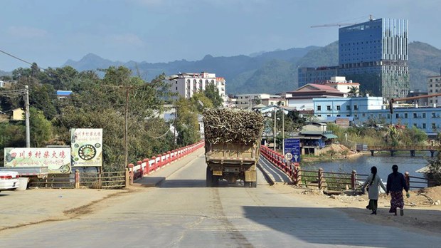 လောက်ကိုင်မှာ ပိတ်မိနေတဲ့ ထိုင်းနိုင်ငံသားတွေကို ကယ်ထုတ်ဖို့စီစဉ်နေ လောက်ကိုင်မှာ ပိတ်မိနေတဲ့ ထိုင်းနိုင်ငံသားတွေကို ကယ်ထုတ်ဖို့စီစဉ်နေ