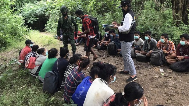 တစ်လအတွင်း ထိုင်းမှာ မြန်မာနိုင်ငံသား နှစ်ရာနီးပါး ဖမ်းဆီးခံရ တစ်လအတွင်း ထိုင်းမှာ မြန်မာနိုင်ငံသား နှစ်ရာနီးပါး ဖမ်းဆီးခံရ
