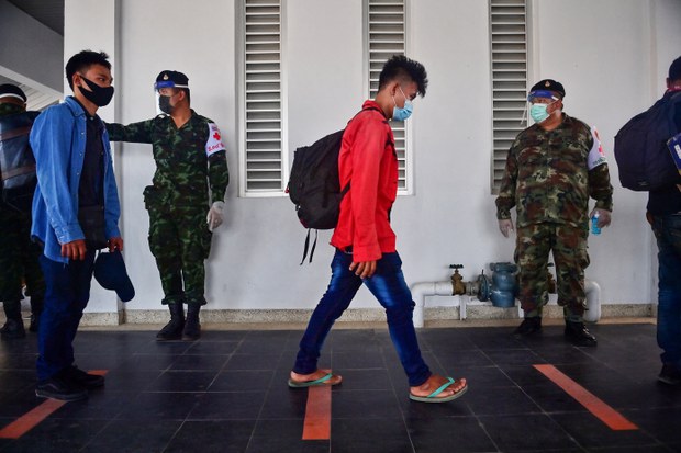 ရွှေ့ပြောင်းလုပ်သားတွေ ပြန်လက်ခံဖို့ ထိုင်းနိုင်ငံက စီစဉ်နေ ရွှေ့ပြောင်းလုပ်သားတွေ ပြန်လက်ခံဖို့ ထိုင်းနိုင်ငံက စီစဉ်နေ