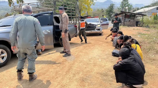 ထိုင်းမှာ တရားမဝင်နေထိုင်နေတဲ့ မြန်မာတွေဆီက ကျည်ဆန် သုံးထောင်နီးပါး သိမ်းဆည်းရမိ ထိုင်းမှာ တရားမဝင်နေထိုင်နေတဲ့ မြန်မာတွေဆီက ကျည်ဆန် သုံးထောင်နီးပါး သိမ်းဆည်းရမိ