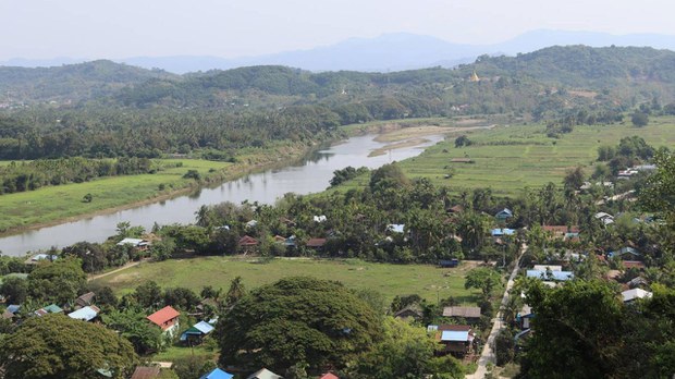 စစ်ကောင်စီလက်နက်ကြီး ရွာထဲကျလို့ သံတွဲဒေသခံ ကိုးဦးသေဆုံး