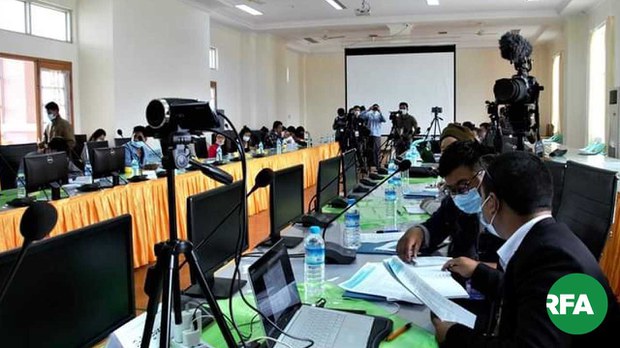 The Chinland Post အယ်ဒီတာချုပ်ကို မဖမ်းမိလို့ ယောက်ဖဖြစ်သူကို ဖမ်းဆီးသွား The Chinland Post အယ်ဒီတာချုပ်ကို မဖမ်းမိလို့ ယောက်ဖဖြစ်သူကို ဖမ်းဆီးသွား