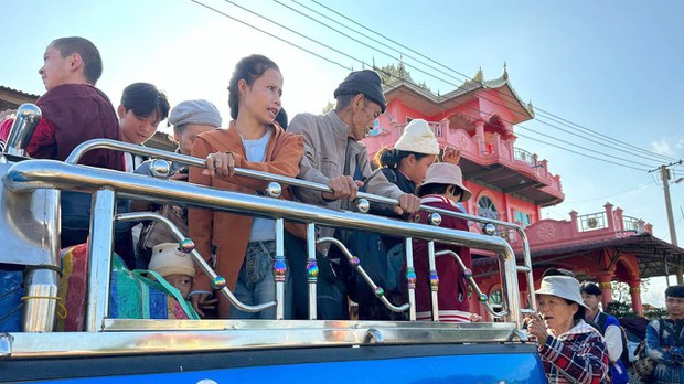 တိုက်ပွဲကြောင့် သိန္နီဒေသခံ နှစ်ရာကျော် လားရှိုးမြို့ပေါ် ထပ်မံ ထွက်ပြေးလာရ တိုက်ပွဲကြောင့် သိန္နီဒေသခံ နှစ်ရာကျော် လားရှိုးမြို့ပေါ် ထပ်မံ ထွက်ပြေးလာရ