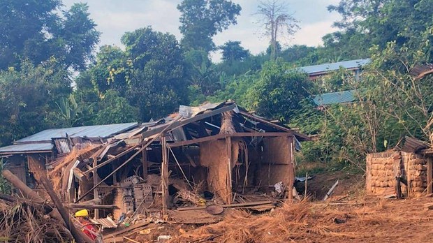 သီပေါမှာ ဗုံးကြဲခံရလို့ လေးဦး သေဆုံး၊ သတင်းထောက် တစ်ဦး အပါအဝင် သုံးဦး ဒဏ်ရာရ သီပေါမှာ ဗုံးကြဲခံရလို့ လေးဦး သေဆုံး၊ သတင်းထောက် တစ်ဦး အပါအဝင် သုံးဦး ဒဏ်ရာရ