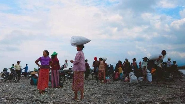 ကလေး PDF ကို စစ်တပ်က လက်နက်ကြီးနဲ့ အင်အားသုံး ချေမှုန်းတာကြောင့် အရပ်သားသုံးဦး သေဆုံး ကလေး PDF ကို စစ်တပ်က လက်နက်ကြီးနဲ့ အင်အားသုံး ချေမှုန်းတာကြောင့် အရပ်သားသုံးဦး သေဆုံး