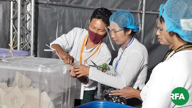 counting-vote-mdy-622.jpg counting-vote-mdy-622.jpg