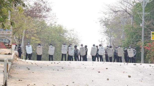 မြိုင်မြို့နယ် ပိတောက်ကန်ရွာသားသုံးဦး လက်နက်ကြီးကြောင့် သေဆုံး မြိုင်မြို့နယ် ပိတောက်ကန်ရွာသားသုံးဦး လက်နက်ကြီးကြောင့် သေဆုံး