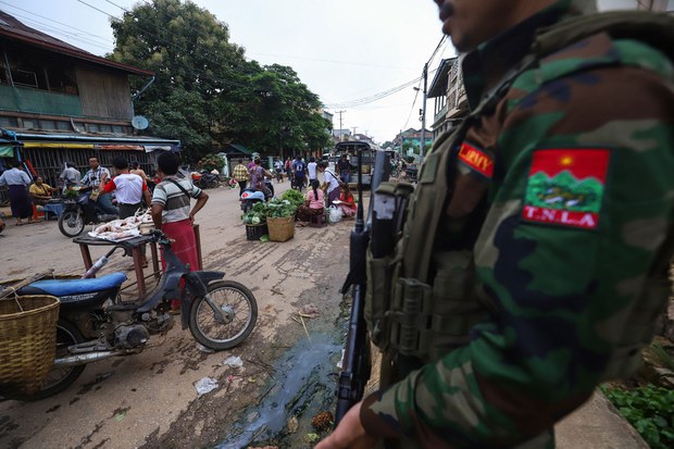 စစ်တပ်သတင်းပေးနဲ့ မူးယစ်ဆေးသုံးစွဲသူ နှစ်ရာနီးပါးကို TNLA ဖမ်းဆီး စစ်တပ်သတင်းပေးနဲ့ မူးယစ်ဆေးသုံးစွဲသူ နှစ်ရာနီးပါးကို TNLA ဖမ်းဆီး