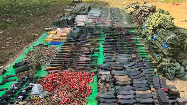 နမ့်ခမ်းမြို့နယ်ထဲက ပန်းဆေး ပြည်သူ့စစ်စခန်းကို သိမ်းပိုက်လိုက်ကြောင်း TNLA ပြော နမ့်ခမ်းမြို့နယ်ထဲက ပန်းဆေး ပြည်သူ့စစ်စခန်းကို သိမ်းပိုက်လိုက်ကြောင်း TNLA ပြော