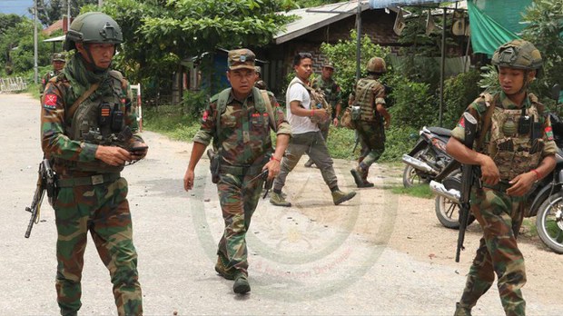 မိုးကုတ်မြို့က စစ်ကောင်စီ တပ်စခန်းလေးခုကို TNLA သိမ်းယူ မိုးကုတ်မြို့က စစ်ကောင်စီ တပ်စခန်းလေးခုကို TNLA သိမ်းယူ