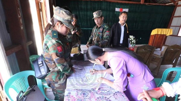 စစ်ဆင်ရေးကာလအတွင်း နေအိမ်ပျက်စီးခဲ့သူတွေကို TNLA ထောက်ပံ့ စစ်ဆင်ရေးကာလအတွင်း နေအိမ်ပျက်စီးခဲ့သူတွေကို TNLA ထောက်ပံ့