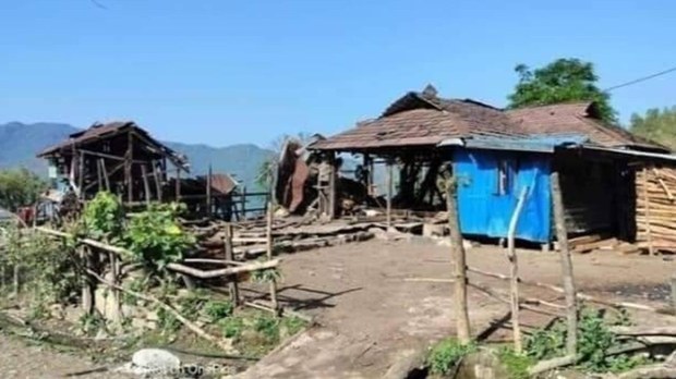 တွန်းဇံမှာ လေကြောင်းကဗုံးကြဲလို့ ခရစ်ယာန်ဘုရားကျောင်းနဲ့ လူနေအိမ်တချို့ ပျက်စီး တွန်းဇံမှာ လေကြောင်းကဗုံးကြဲလို့ ခရစ်ယာန်ဘုရားကျောင်းနဲ့ လူနေအိမ်တချို့ ပျက်စီး