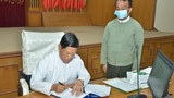 ရွေးကောက်ပွဲကော်မရှင် ဥက္ကဋ္ဌ ဦးသိန်းစိုးကို စစ်ကောင်စီအနားပေး