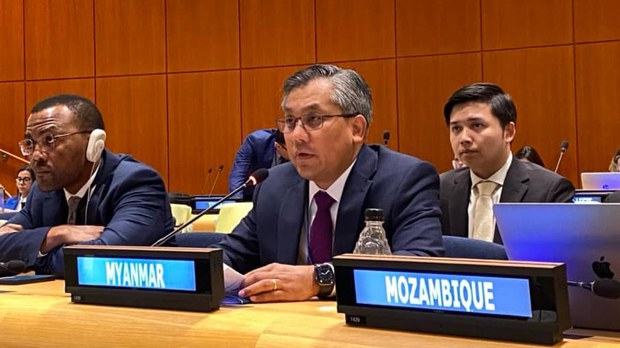 ကုလလုံခြုံရေးကောင်စီ ဦးဆောင်ပြီး စစ်ကောင်စီကို ထိရောက်စွာအရေးယူဖို့ ဦးကျော်မိုးထွန်း တောင်းဆို ကုလလုံခြုံရေးကောင်စီ ဦးဆောင်ပြီး စစ်ကောင်စီကို ထိရောက်စွာအရေးယူဖို့ ဦးကျော်မိုးထွန်း တောင်းဆို