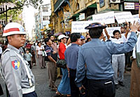 rgn_protest_(4)_200px.jpg rgn_protest_(4)_200px.jpg