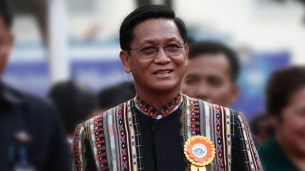 ဒုသမ္မတ ဦးဟင်နရီ ဗန်ထီးယူကို ကျန်းမာရေးအရ စစ်ကောင်စီ အနားပေး ဒုသမ္မတ ဦးဟင်နရီ ဗန်ထီးယူကို ကျန်းမာရေးအရ စစ်ကောင်စီ အနားပေး