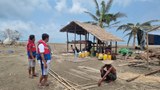 ဖမ်းဆီးခံရတဲ့ စာရေးဆရာ ဝေဟင်အောင် အပါအဝင် ငါးဦးပြန်လွတ်