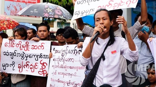 ဗကသကျောင်းသား ကိုဝေယံဖြိုးမိုး ရိုက်နှက်ဒဏ်ရာတွေ ဆေးကုခွင့်မရလို့ အသက်အန္တရာယ်စိုးရိမ်ရ