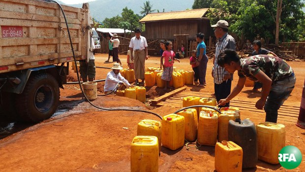 water-donation-kayah-620.JPG water-donation-kayah-620.JPG