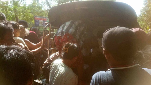 ဝေါမြို့နယ်မှာ လက်နက်ကြီးကြောင့် ဒေသခံ လေးဦးသေဆုံးပြီး ခြောက်ဦးဒဏ်ရာရ ဝေါမြို့နယ်မှာ လက်နက်ကြီးကြောင့် ဒေသခံ လေးဦးသေဆုံးပြီး ခြောက်ဦးဒဏ်ရာရ