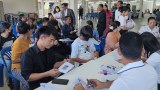 ပန်းရောင်ကတ်လုပ်တဲ့အခါ အလိမ်မခံရဖို့ အလုပ်သမားအရေးလှုပ်ရှားသူတွေ အသိပေး