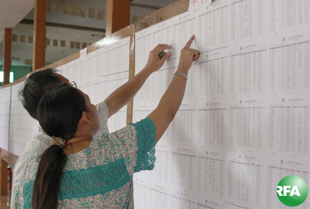 voter-lists-check-620.jpg voter-lists-check-620.jpg
