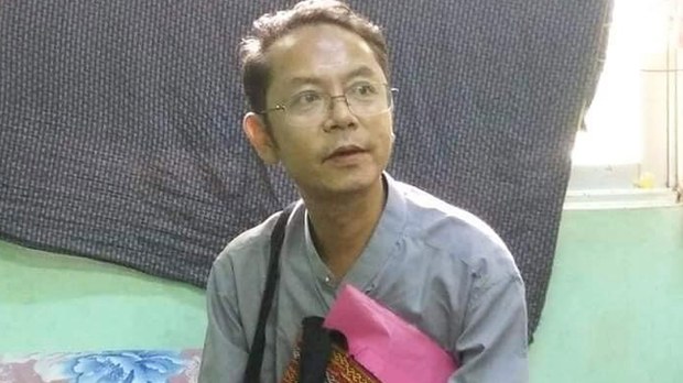 ဒေါ်ဖြူဖြူသင်းရဲ့ HIV/AIDS ဂေဟာ တာဝန်ခံကို စစ်ကောင်စီက ထောင်သုံးနှစ်ချ ဒေါ်ဖြူဖြူသင်းရဲ့ HIV/AIDS ဂေဟာ တာဝန်ခံကို စစ်ကောင်စီက ထောင်သုံးနှစ်ချ