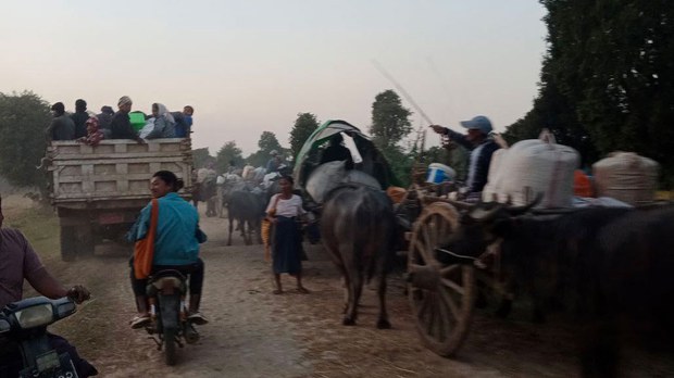 စစ်ကောင်စီ စစ်ကြောင်းထိုးတာကြောင့် ရေဦးဒေသခံသုံးထောင်ကျော် ထွက်ပြေး စစ်ကောင်စီ စစ်ကြောင်းထိုးတာကြောင့် ရေဦးဒေသခံသုံးထောင်ကျော် ထွက်ပြေး