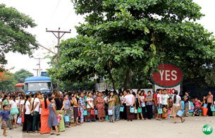 yes-protest-305.jpg yes-protest-305.jpg